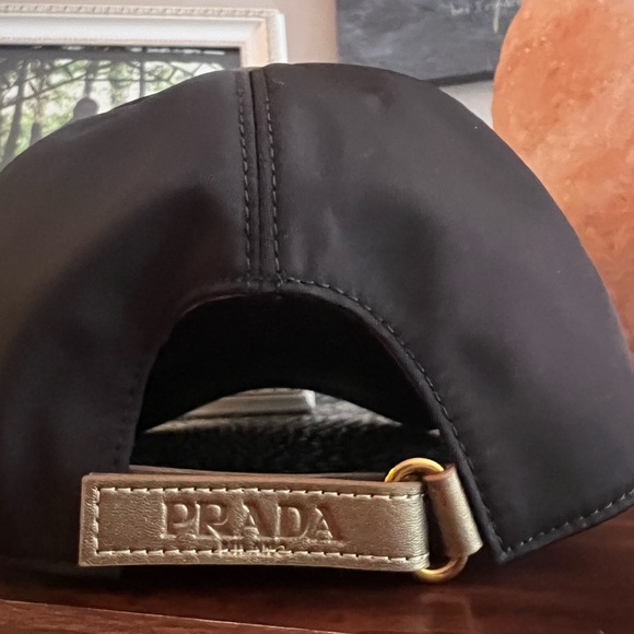 Prada hat - Picture 3 of 7